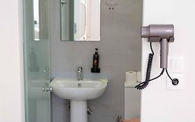 Lux Hotel 5 Mins Walk From Port Of Piraeus And Metro Station